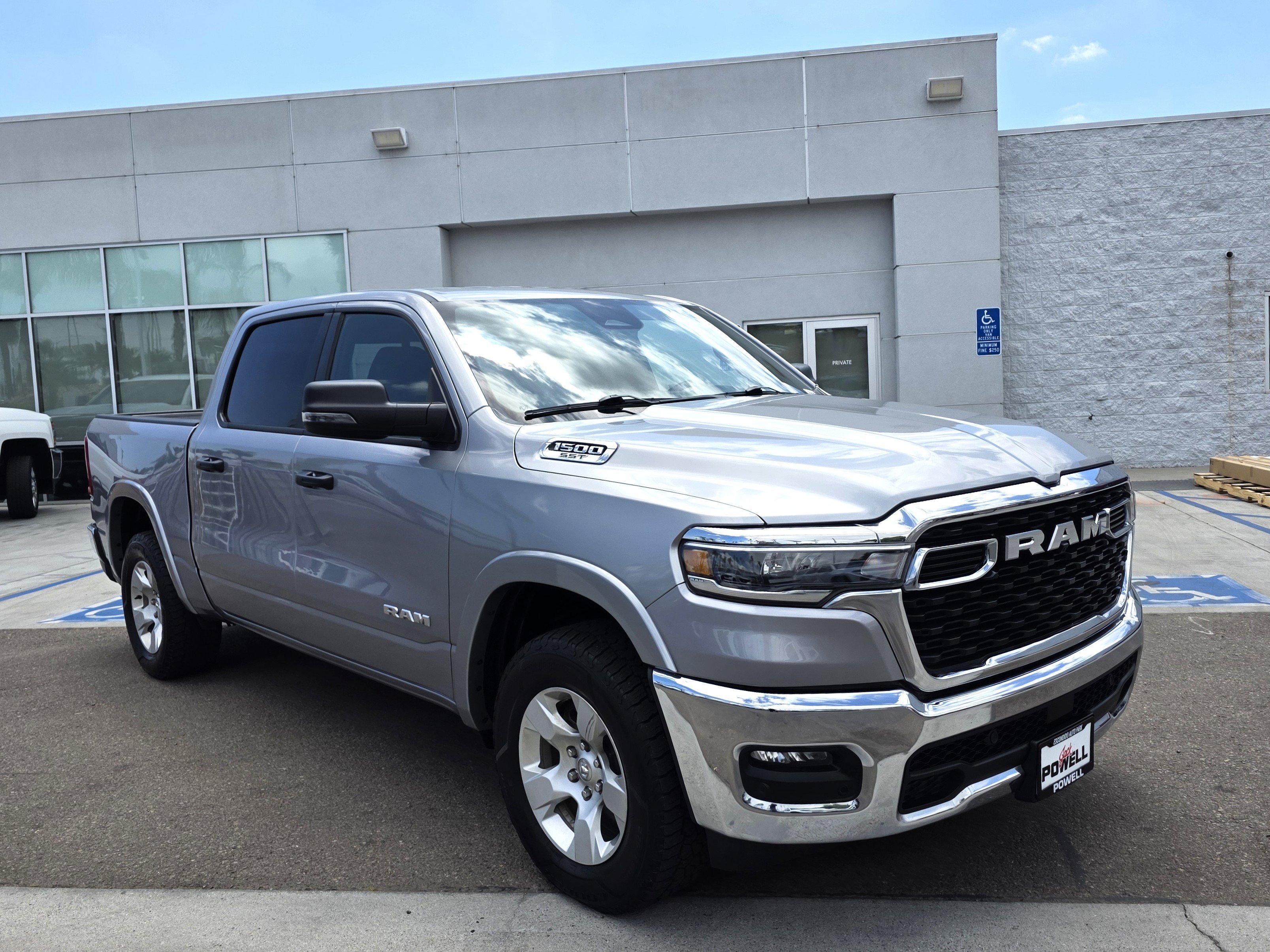 Certified 2025 RAM 1500 Big Horn AWD/4WD image 5