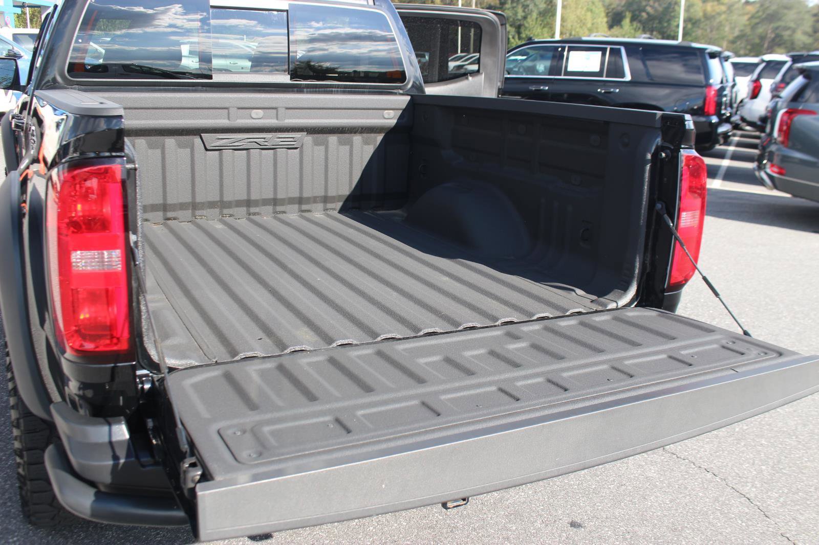 Used 2022 Chevrolet Colorado ZR2 w/ Colorado ZR2 Bison Edition image 13