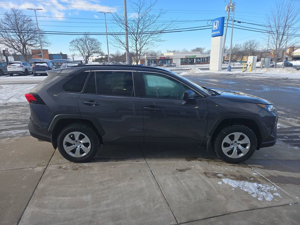 Used 2020 Toyota RAV4 LE w/ All Weather Liner Package video 2