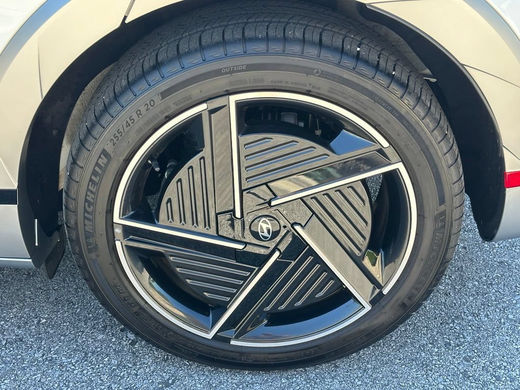 Certified 2026 Hyundai Ioniq 5 Limited AWD/4WD image 9