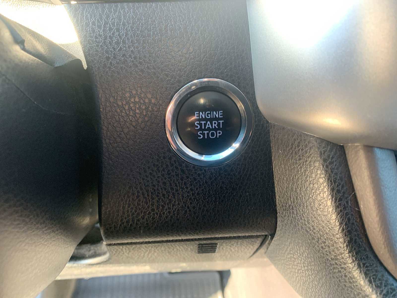 Used 2017 Toyota Highlander Limited image 16