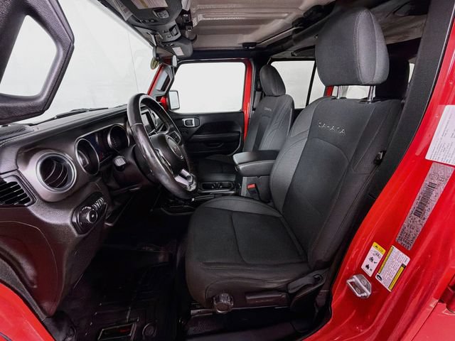 Used 2019 Jeep Wrangler Unlimited Sahara w/ Dual Top Group AWD/4WD image 19