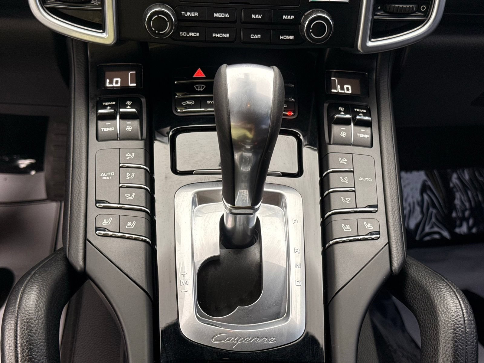 Used 2017 Porsche Cayenne Platinum Edition AWD/4WD image 22