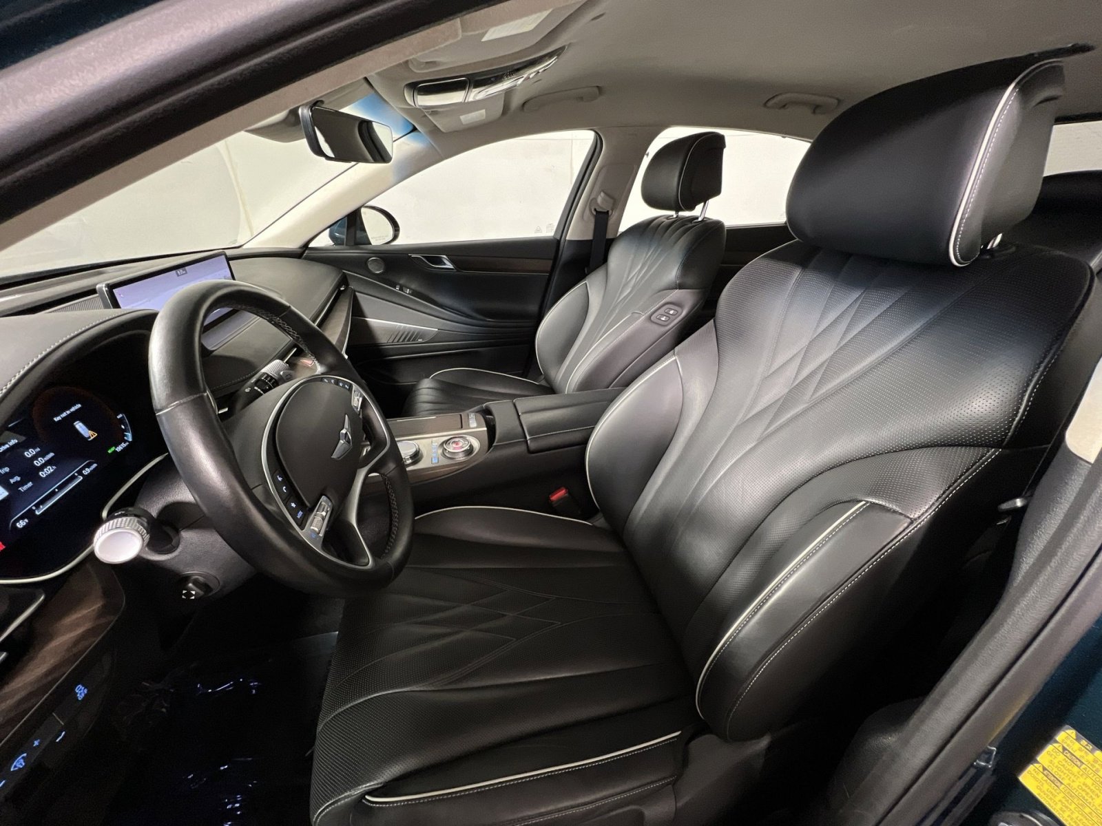 Used 2023 Genesis G80 image 13