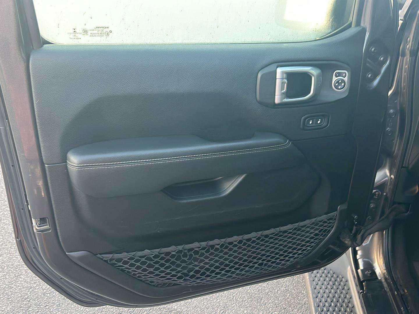 Used 2020 Jeep Wrangler Unlimited Sahara image 16