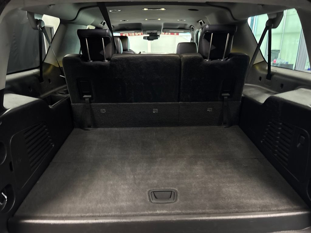 Used 2019 Chevrolet Suburban LT RWD image 5