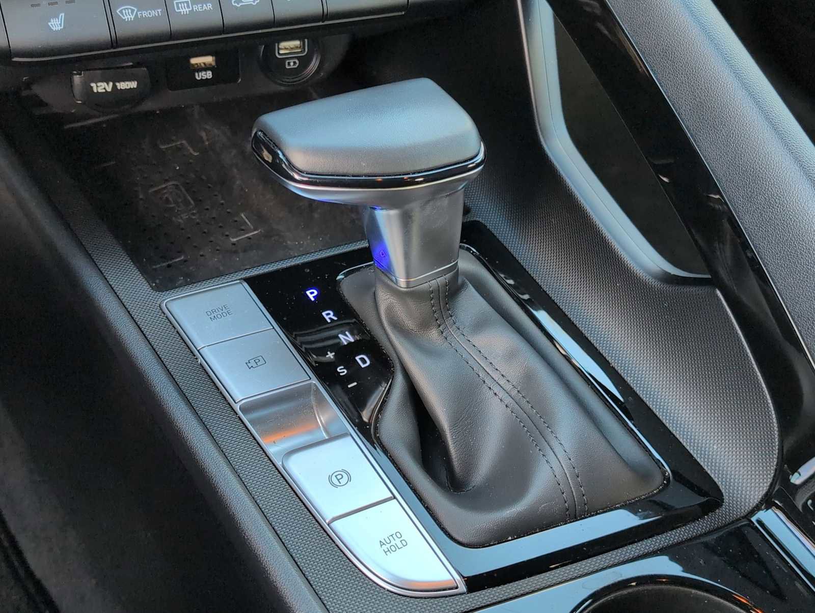 Used 2023 Hyundai Elantra Limited image 31