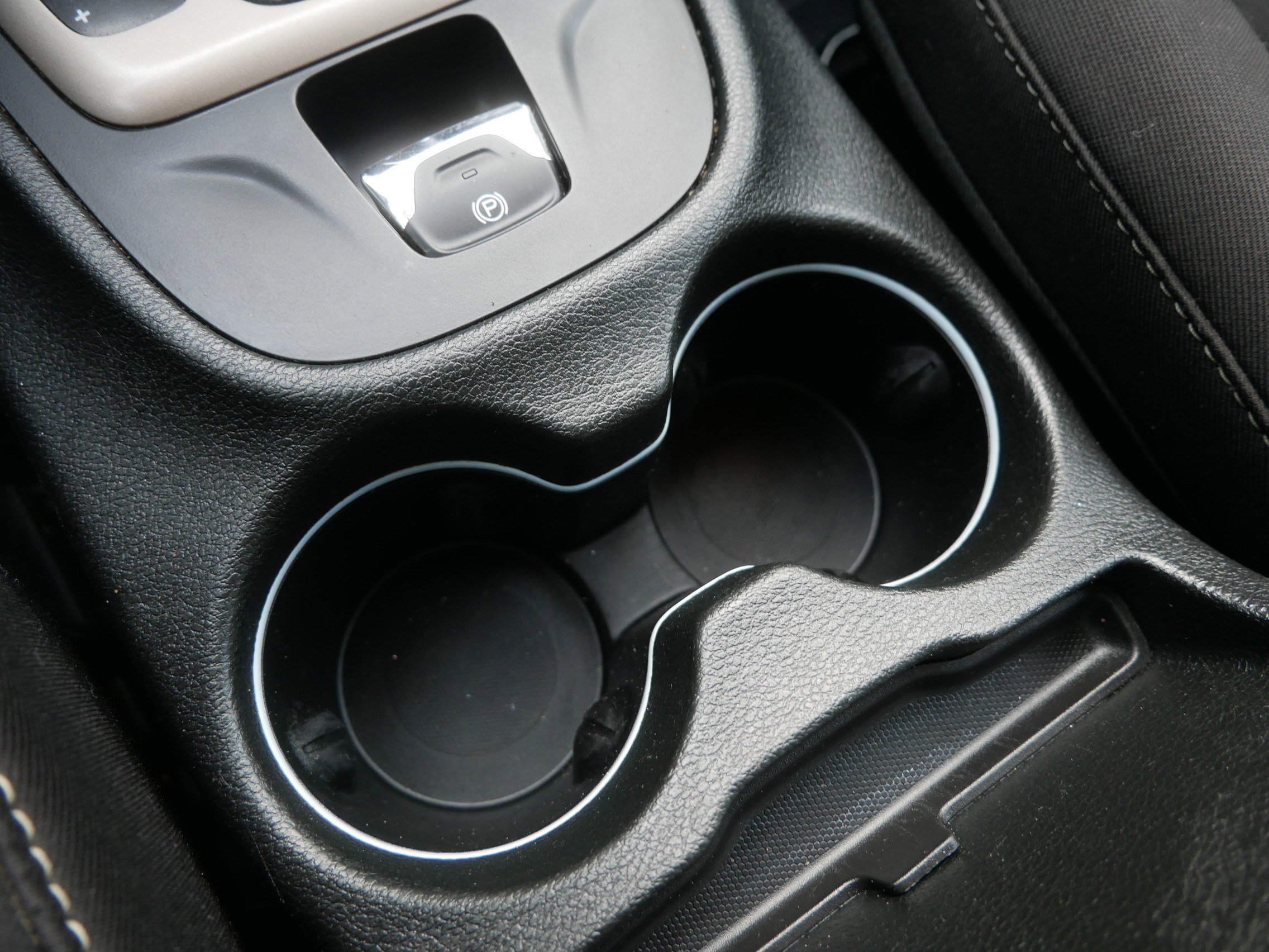 Used 2014 Jeep Cherokee Latitude w/ Cold Weather Group image 21