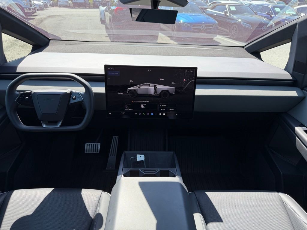 Used 2025 Tesla Cybertruck AWD Crew Cab image 26