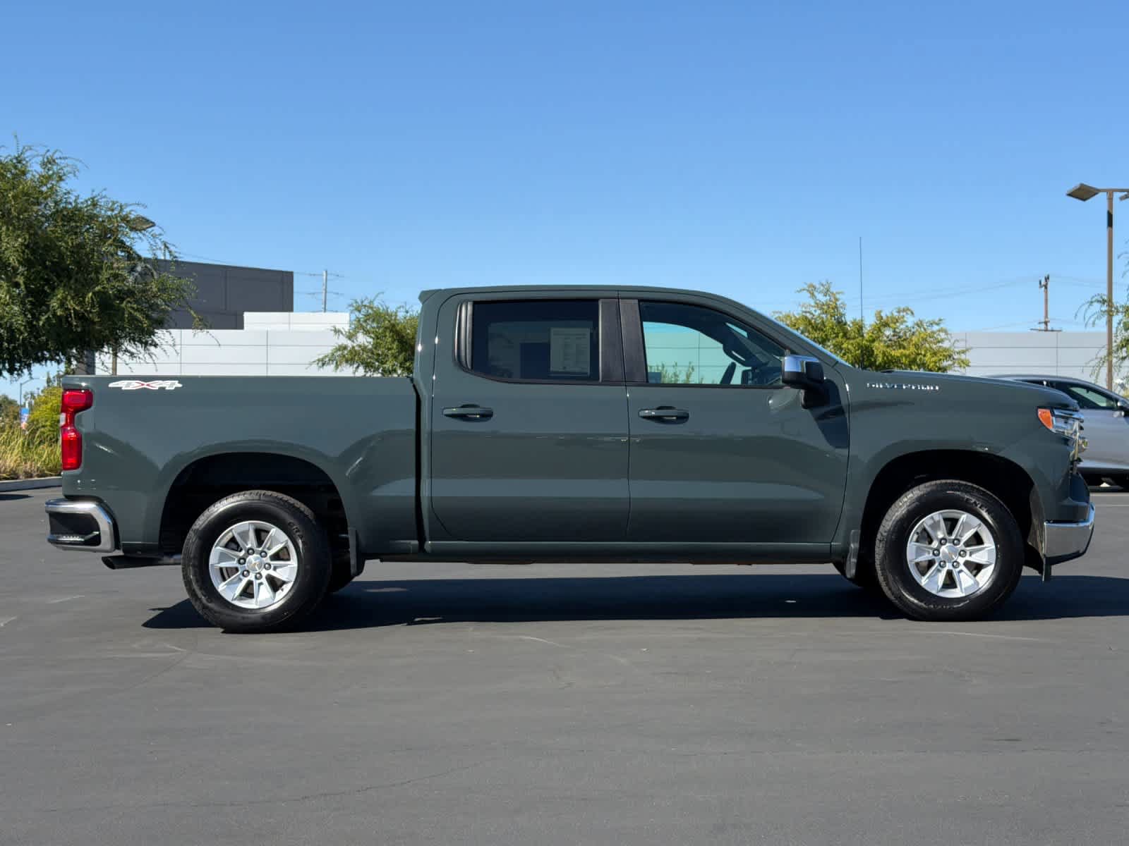 Used 2025 Chevrolet Silverado 1500 LT AWD/4WD image 6
