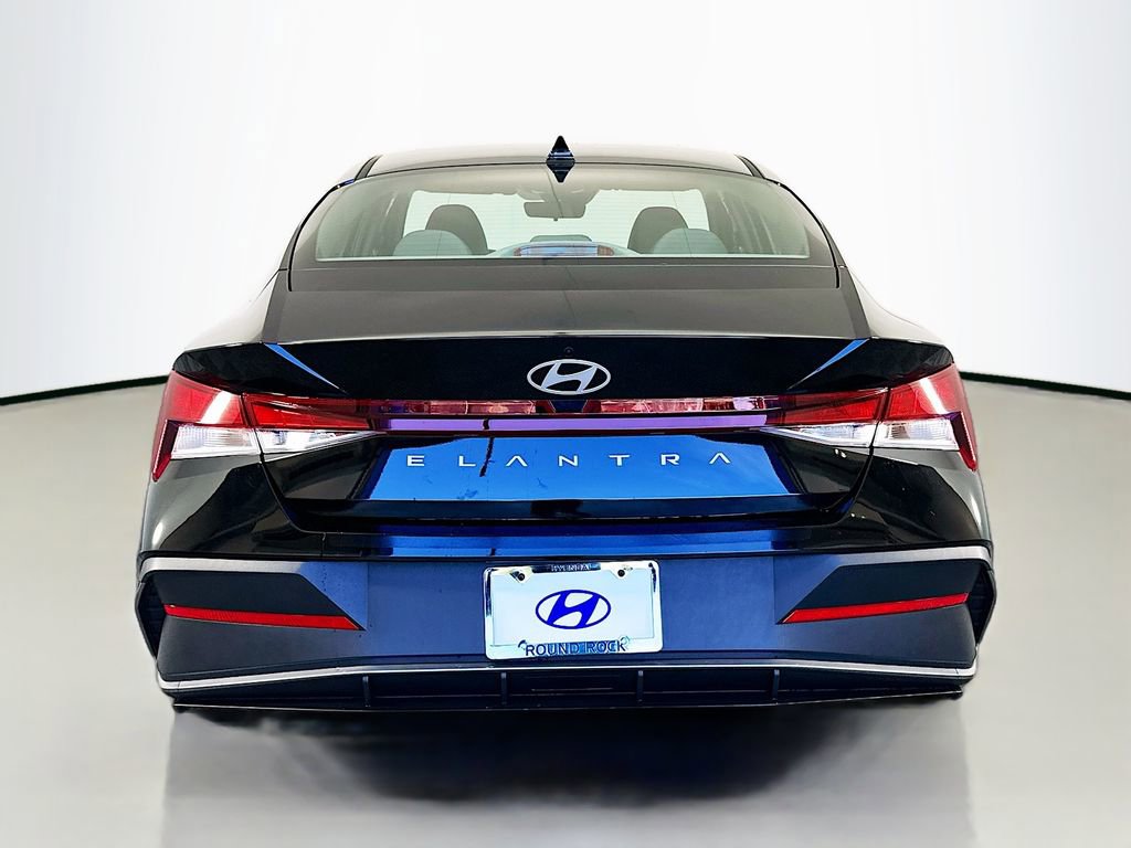 New 2026 Hyundai Elantra SE w/ Cargo Package image 6