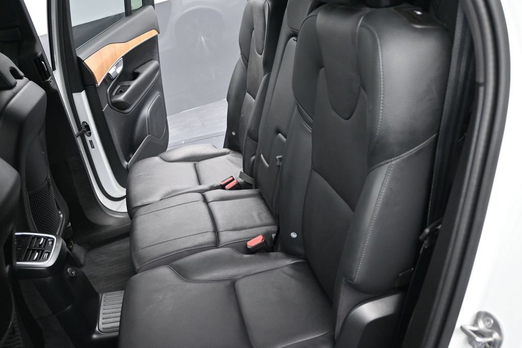 Used 2025 Volvo XC90 T8 Plus w/ Protection Package Premier AWD/4WD image 18