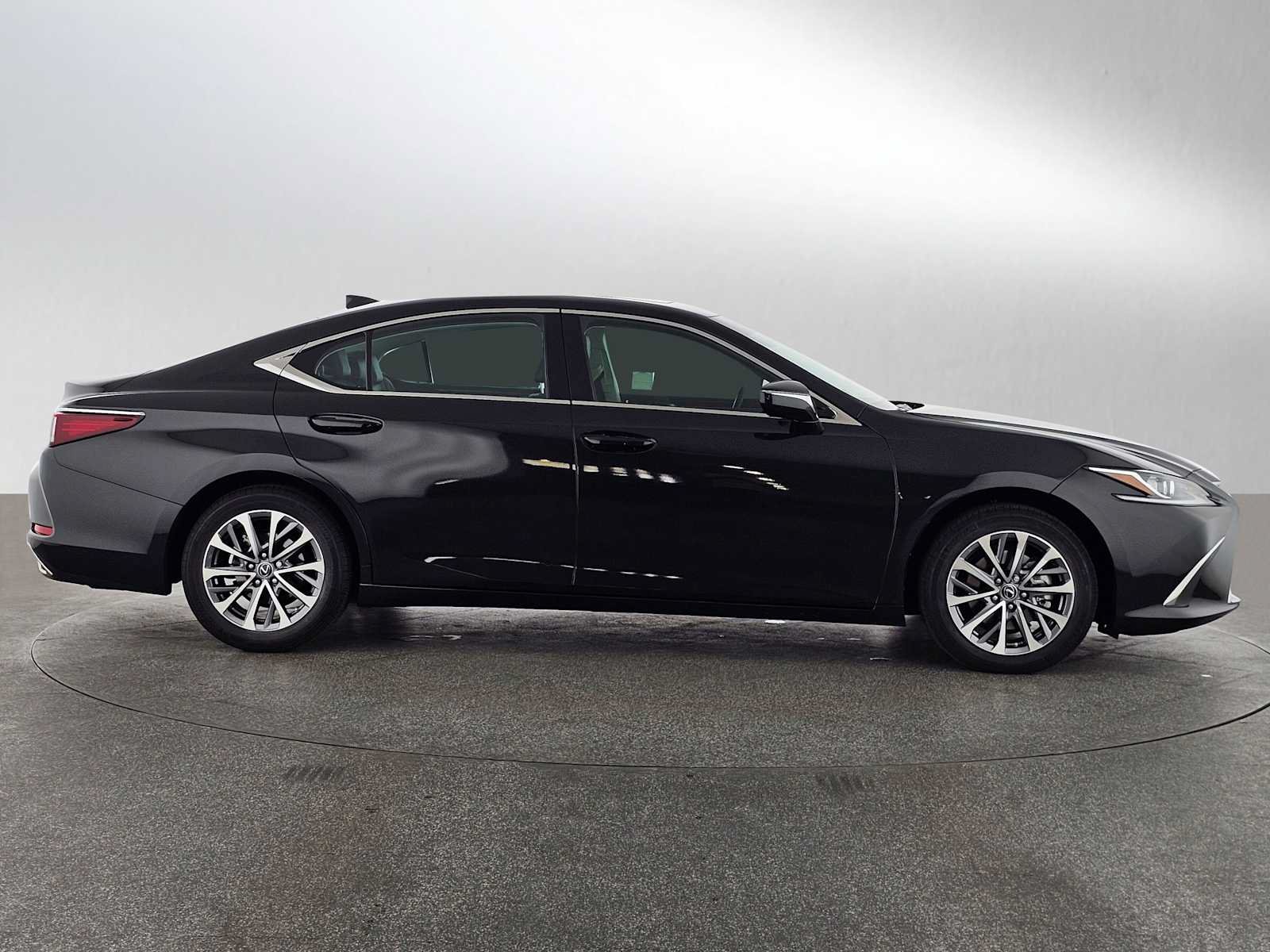 Certified 2024 Lexus ES 350 w/ Accessory Package (Z2) FWD image 2