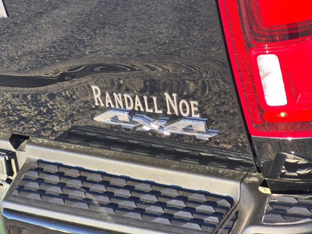 New 2026 RAM 2500 Laramie AWD/4WD image 8