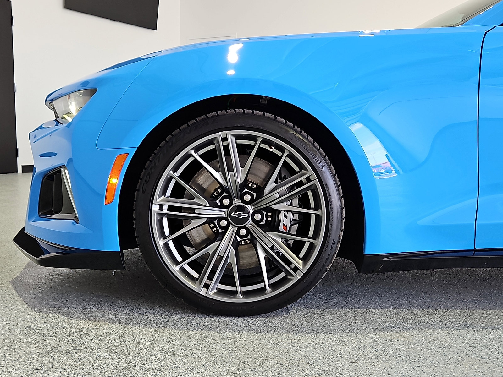 Used 2022 Chevrolet Camaro ZL1 RWD image 6