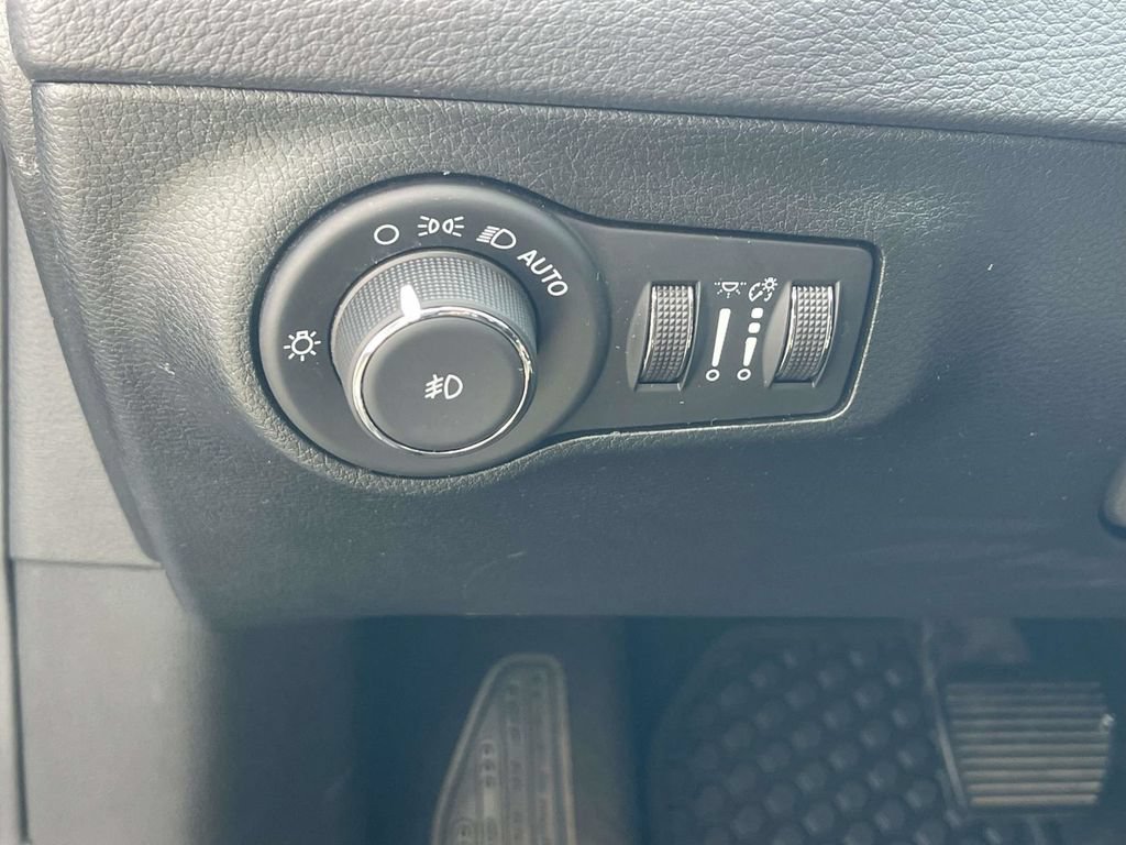 Used 2021 Jeep Compass Latitude w/ Convenience Group AWD/4WD image 21