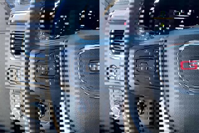 Used 2023 GMC Yukon XL SLT image 18