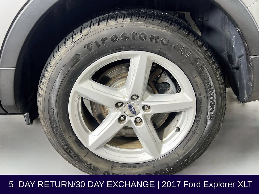 Used 2017 Ford Explorer XLT w/ Equipment Group 202A AWD/4WD image 36