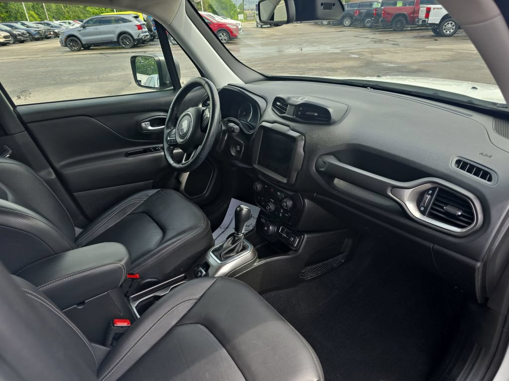 Used 2020 Jeep Renegade Limited w/ UConnect 8.4 Nav Group AWD/4WD image 21