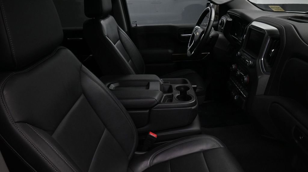 Used 2020 Chevrolet Silverado 1500 LT w/ Convenience Package AWD/4WD image 2