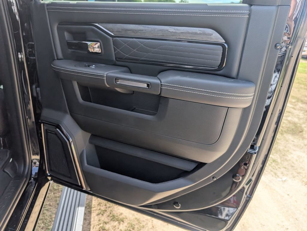 New 2026 RAM 2500 Limited AWD/4WD image 30