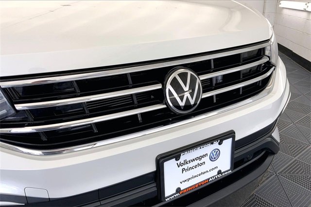 Certified 2023 Volkswagen Tiguan SE w/ Panoramic Sunroof Package image 31