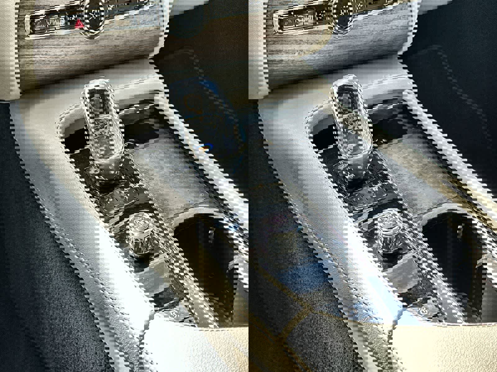 Used 2022 Volvo XC90 T8 Inscription image 17