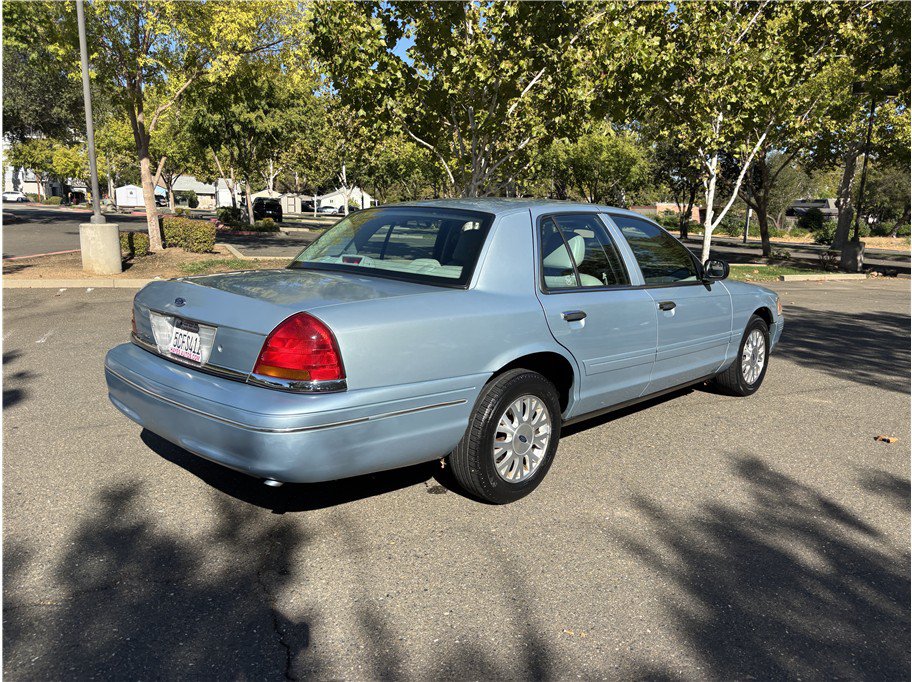 Used 2003 Ford Crown Victoria LX RWD image 6