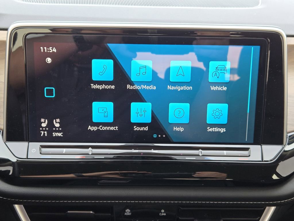 Used 2024 Volkswagen Atlas SE image 18