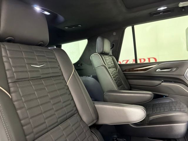 Used 2021 Cadillac Escalade Sport Platinum AWD/4WD image 18