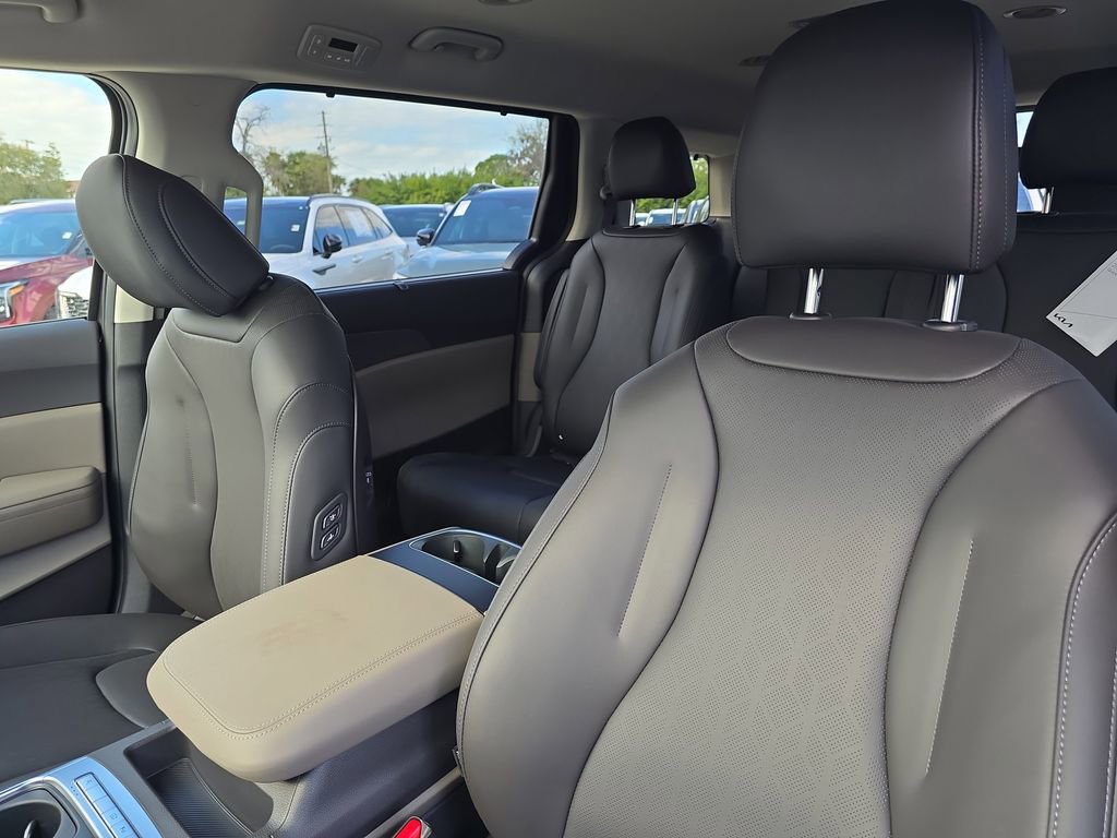 New 2026 Kia Carnival EX image 23