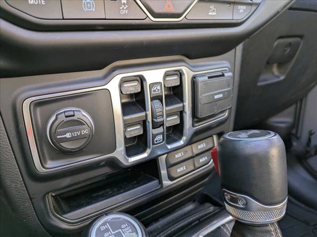 Used 2023 Jeep Wrangler Sahara w/ Cold Weather Group image 18