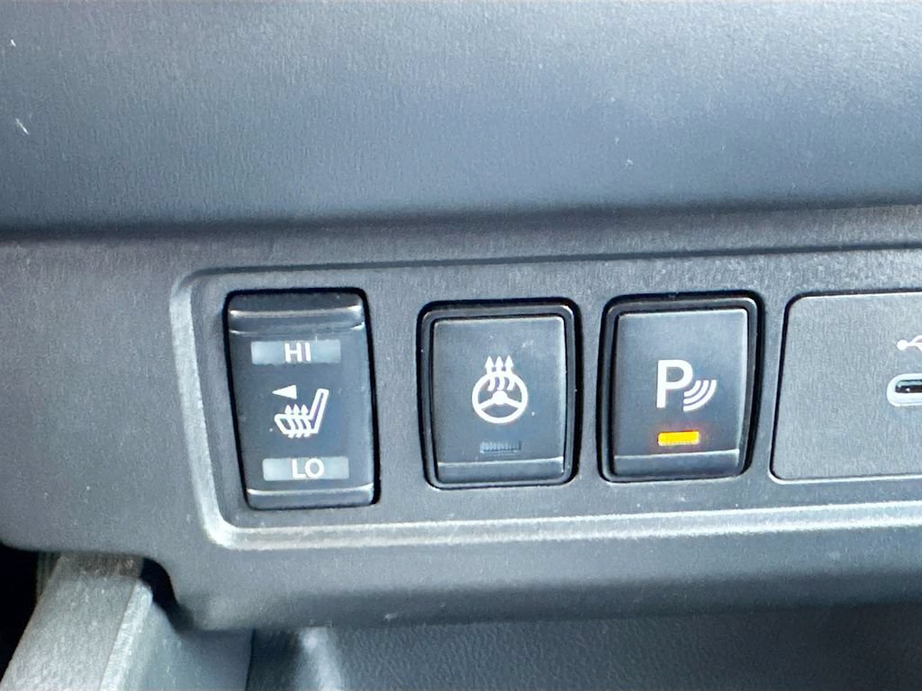 Certified 2024 Nissan Frontier SV w/ SV Convenience Package RWD image 17