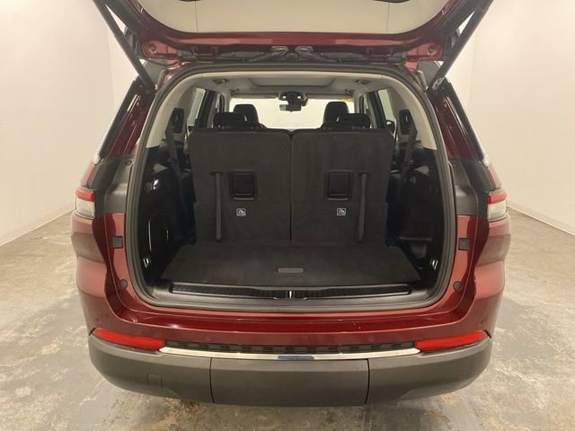 Used 2022 Jeep Grand Cherokee L Limited w/ Luxury Tech Group II image 30