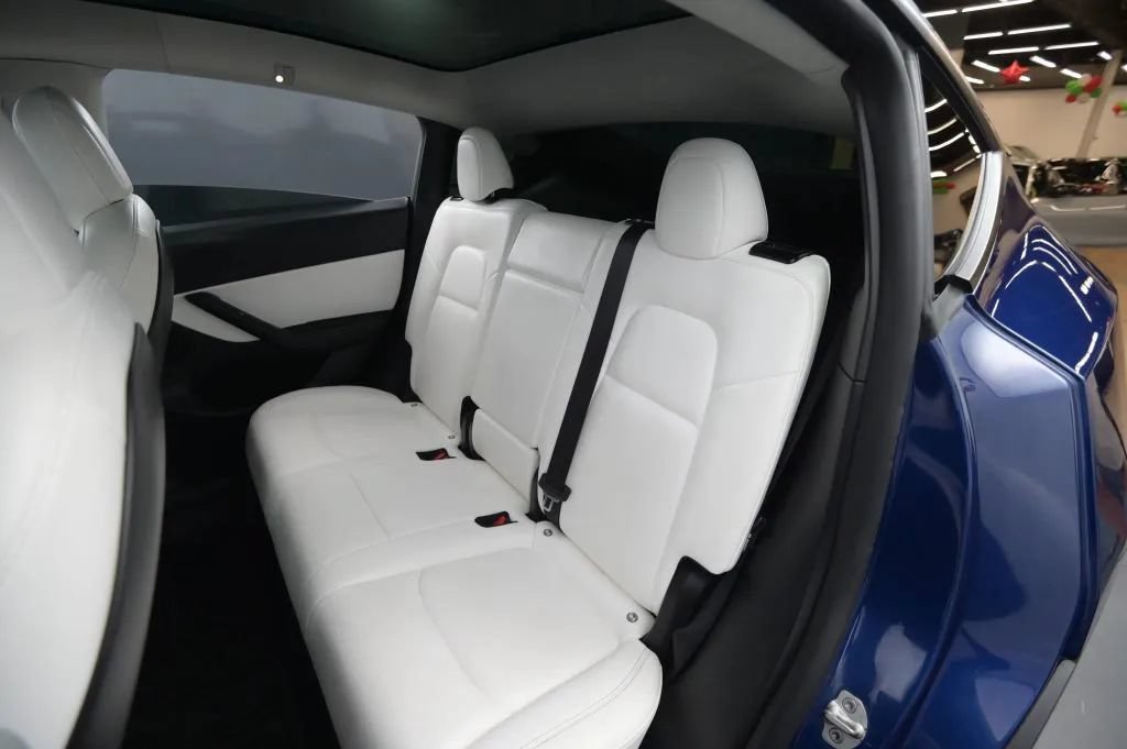 Used 2022 Tesla Model Y Performance AWD/4WD image 45