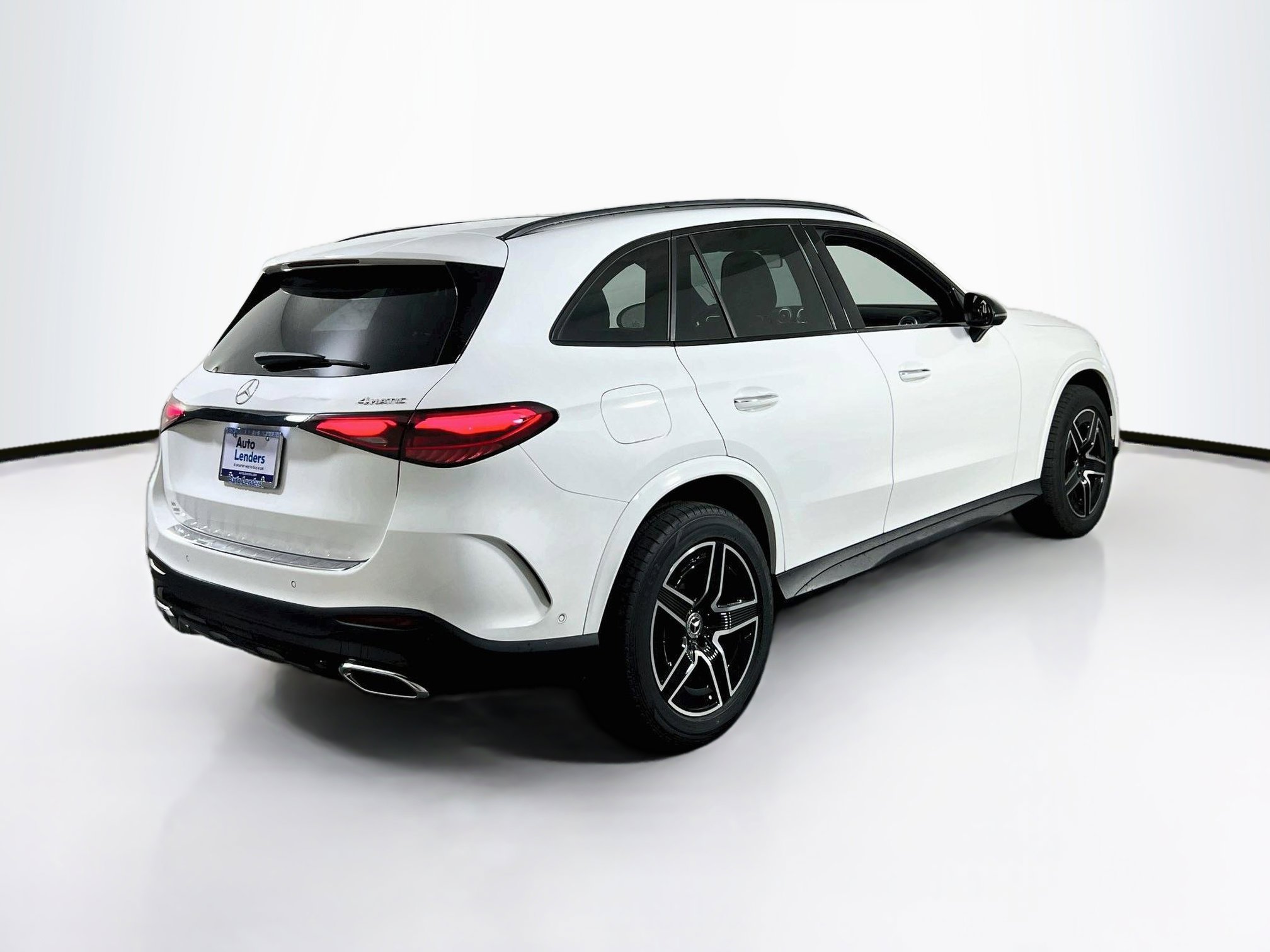 Used 2025 Mercedes-Benz GLC 300 4MATIC image 5