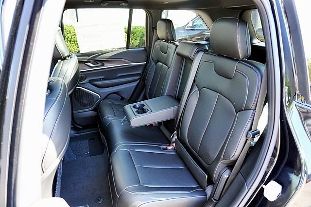 New 2026 Jeep Grand Cherokee Limited w/ Luxury Tech Group II image 22