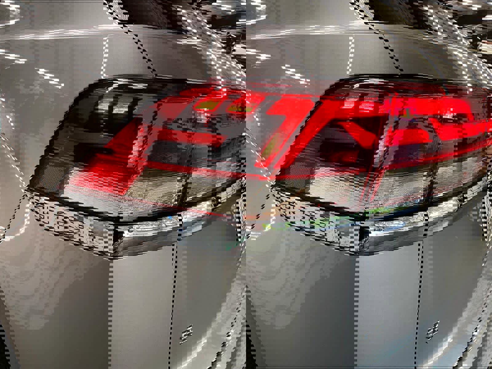 Used 2024 Volkswagen Atlas Cross Sport SE w/ Panoramic Sunroof Package image 33