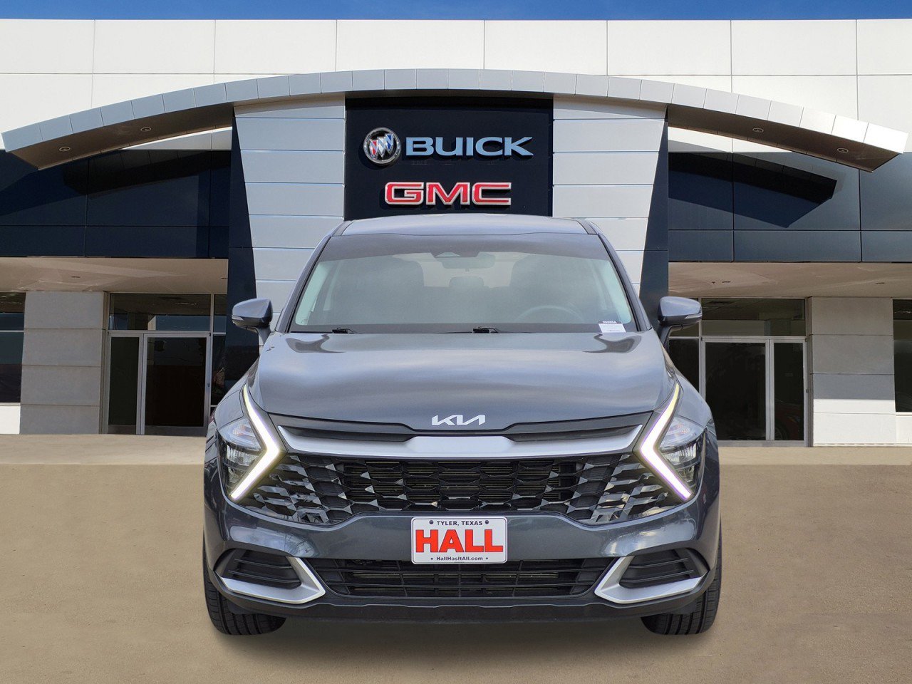 Used 2023 Kia Sportage EX image 2