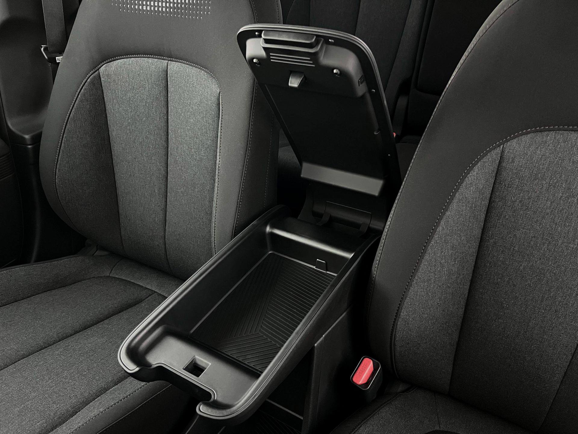 New 2025 Hyundai Ioniq 5 SE image 18