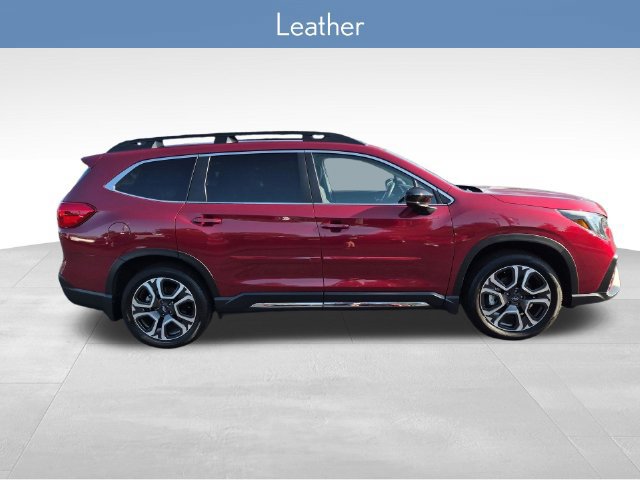 Used 2025 Subaru Ascent Limited w/ Popular Package #1 AWD/4WD image 2