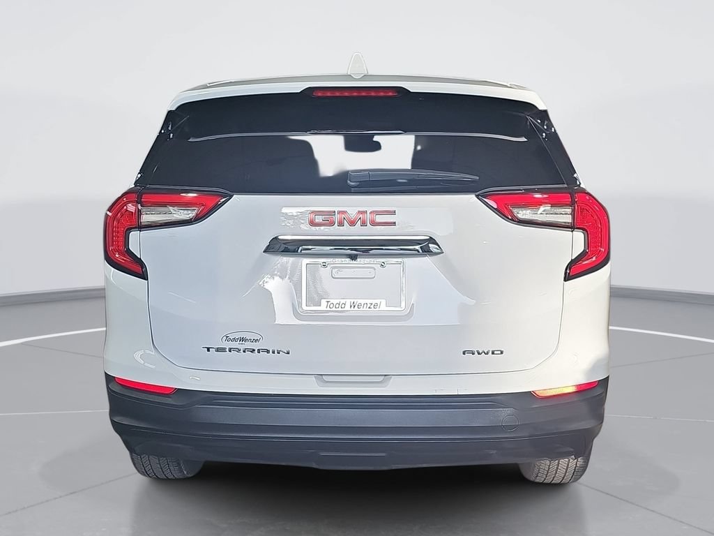 Used 2023 GMC Terrain SLE w/ LPO, Floor Liner Package AWD/4WD image 5