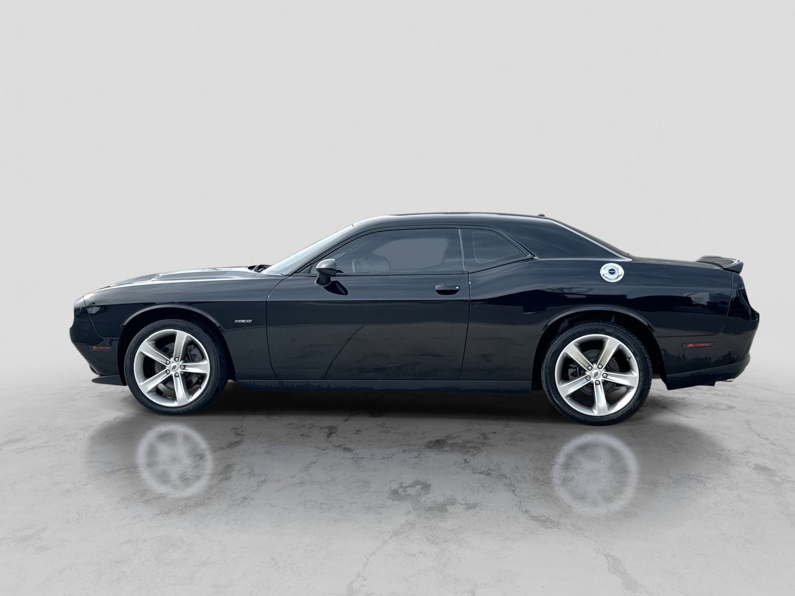 Used 2018 Dodge Challenger R/T w/ Driver Convenience Group RWD image 3