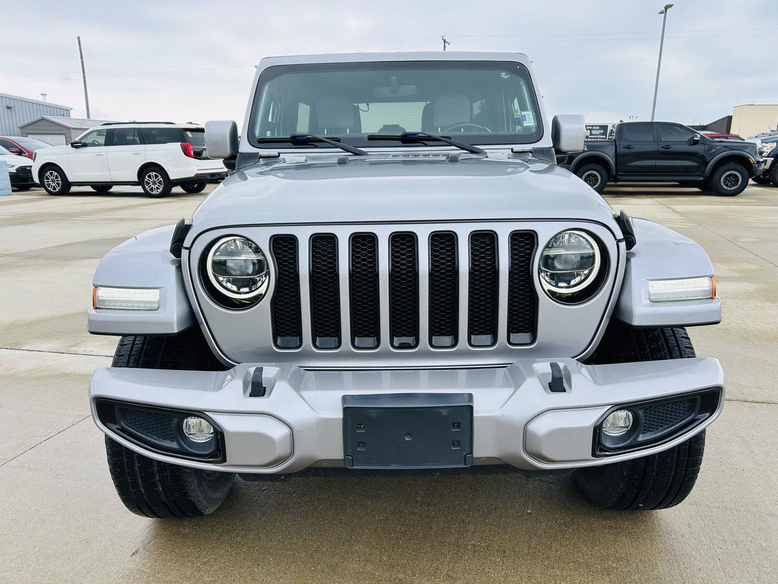Used 2021 Jeep Wrangler Unlimited Sahara AWD/4WD image 31