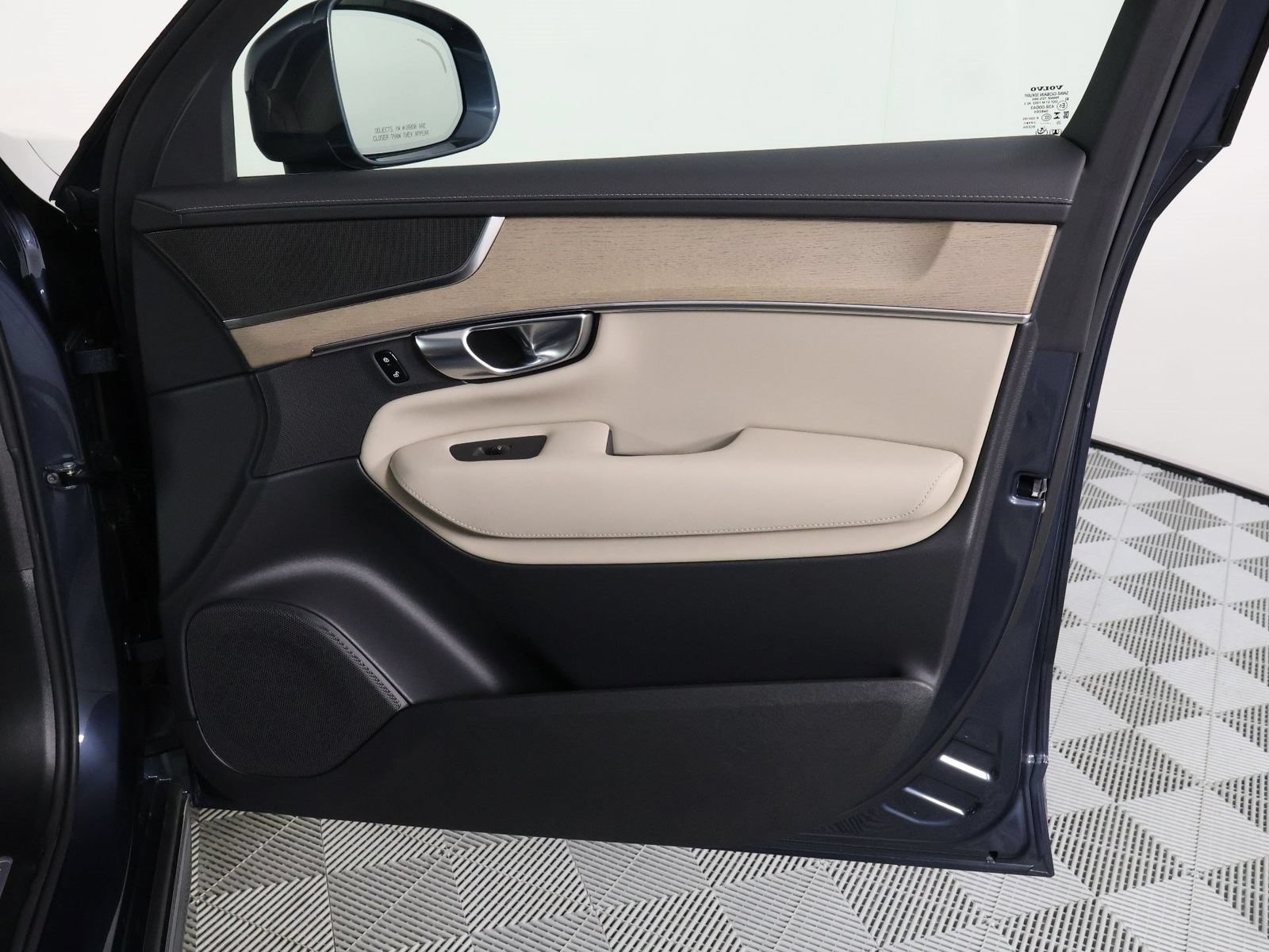 Certified 2026 Volvo XC90 B6 Plus w/ Protection Package AWD/4WD image 21