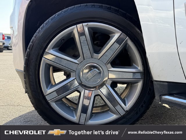 Used 2019 Cadillac Escalade ESV Premium Luxury AWD/4WD image 10