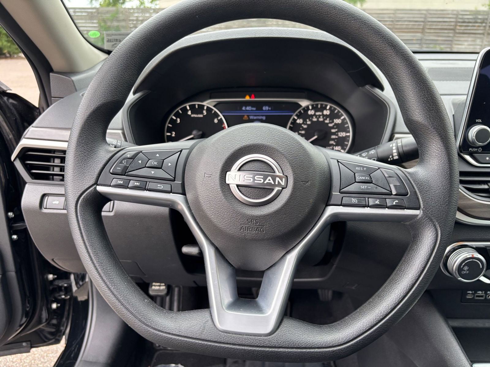 Used 2025 Nissan Altima 2.5 SV FWD image 29