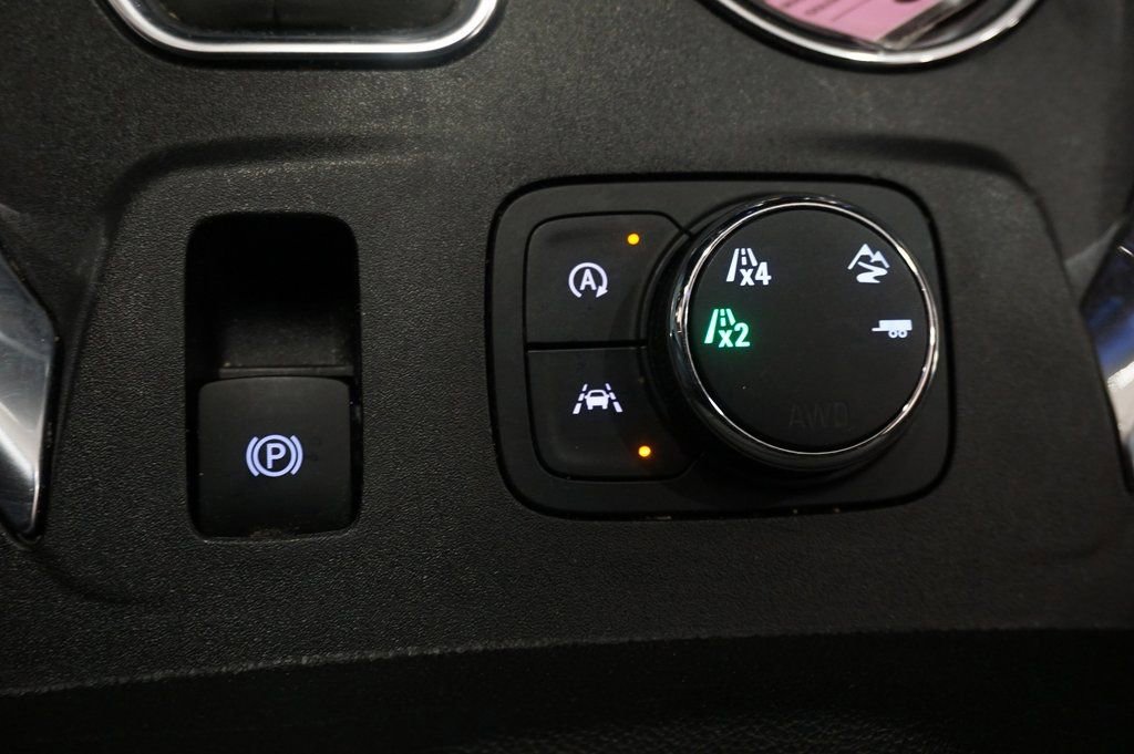 Certified 2023 Chevrolet Traverse LT w/ Rear Camera Mirror Package image 18