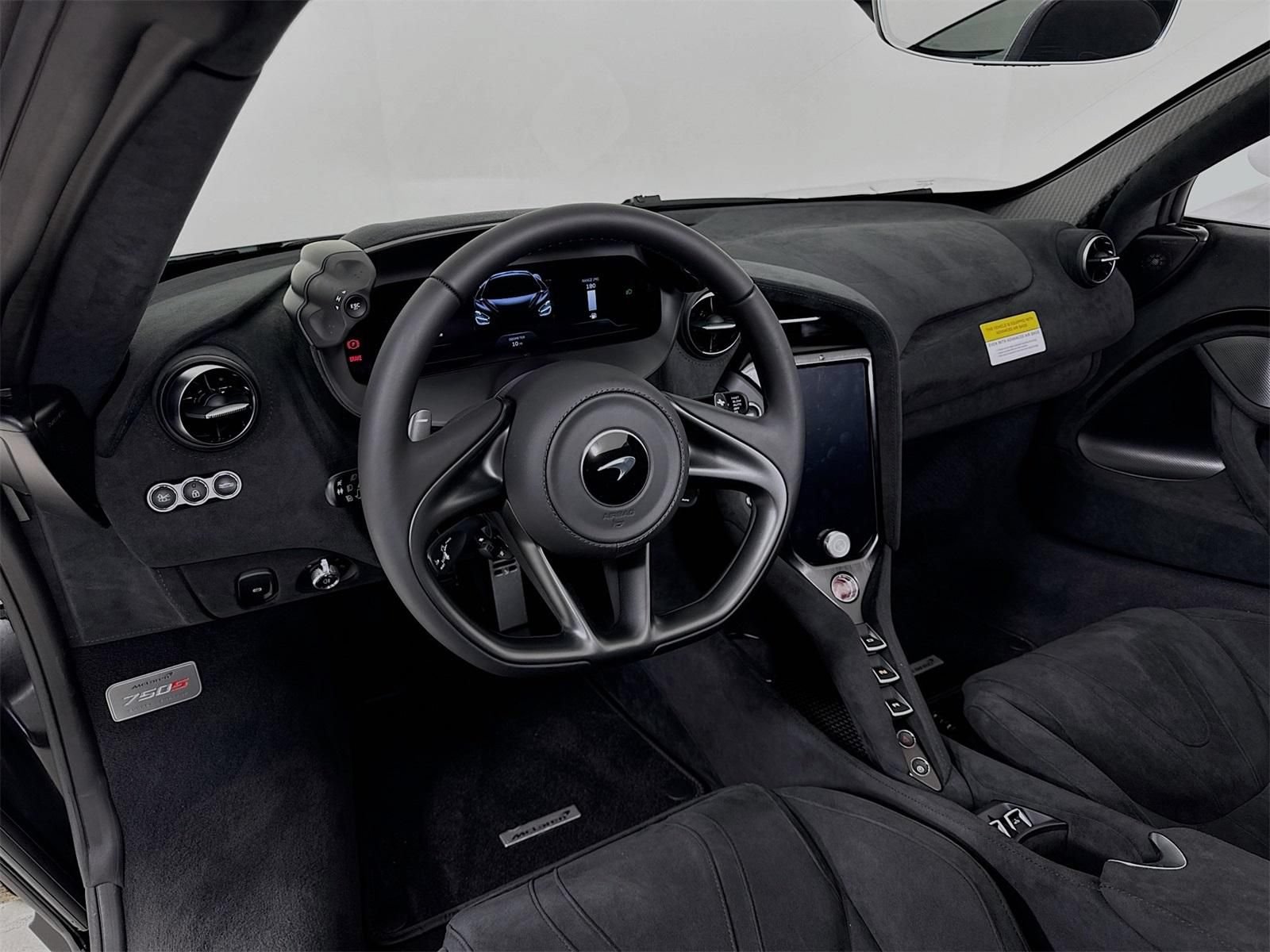Used 2024 McLaren 750S Spider RWD image 8