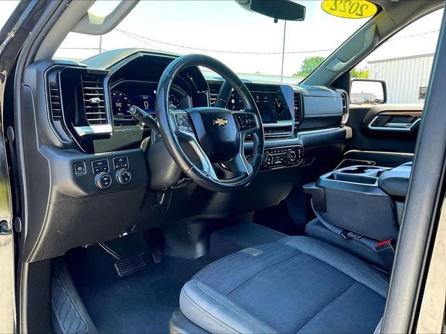 Used 2022 Chevrolet Silverado 1500 LT AWD/4WD image 8